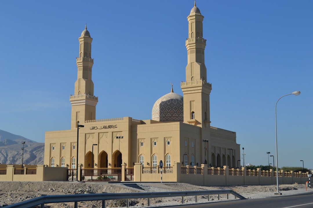 Jebel Shams: o Grand Canyon do Omã a 3.009 metros - 64PX+PCX | Secret World Trip Planner