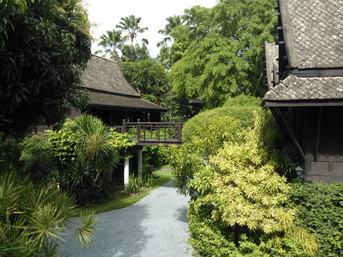 Suan Pakkad Palace: giardini reali nel cuore di Bangkok - Khet Ratchathewi | Secret World Trip Planner