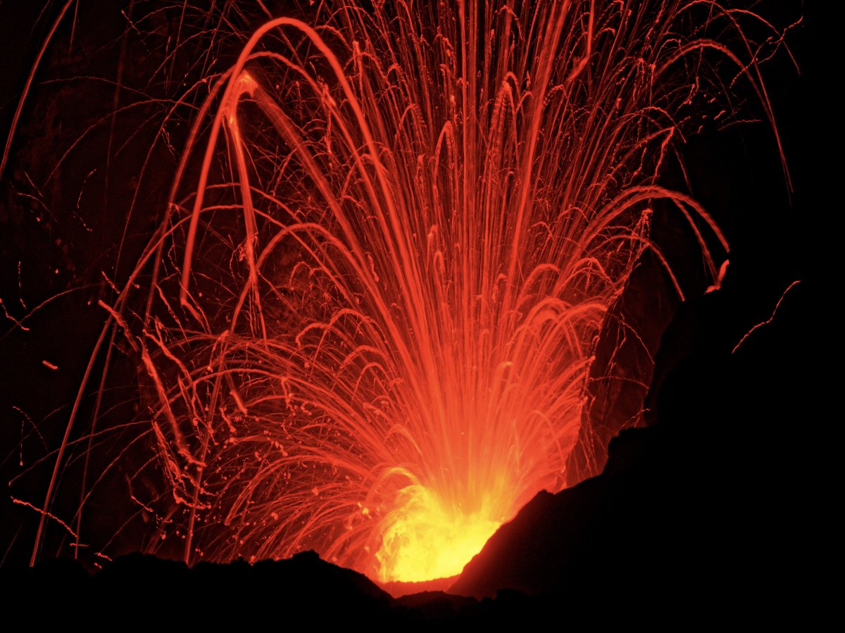 야수르 산: 세계에서 가장 접근하기 쉬운 활화산 - Mount Yasur | Secret World Trip Planner