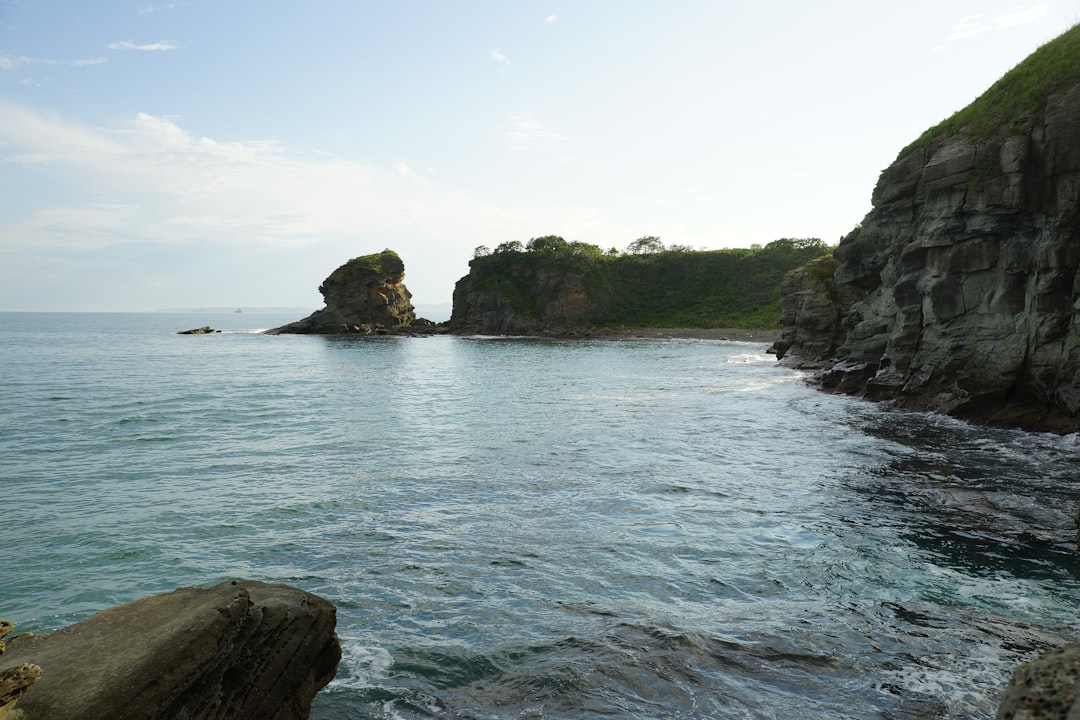 丁利岩石：海拔250米的迷人日落 - V92P+V45 | Secret World Trip Planner