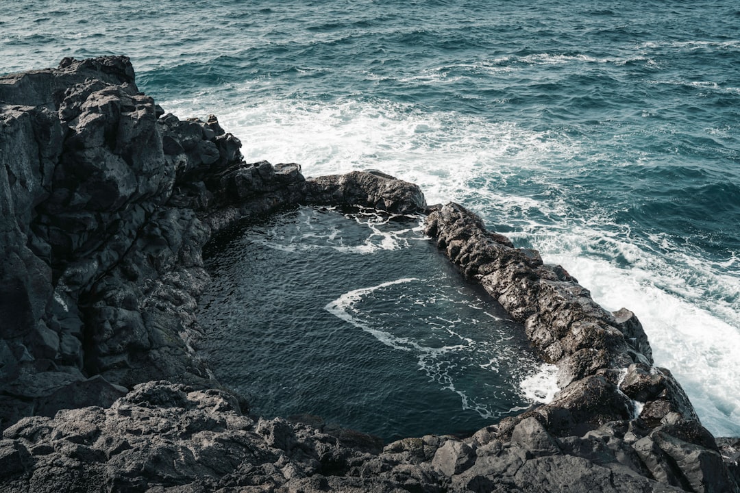 Brimketill: a piscina vulcânica de Reykjanes - 241 | Secret World Trip Planner