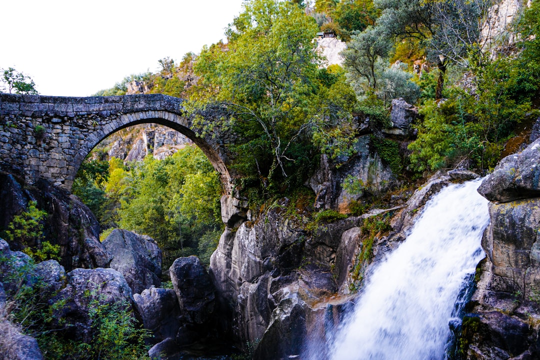 Puente del Diablo en Aniane: el puente medieval sobre el Hérault - st Jean de Fos et | Secret World Trip Planner