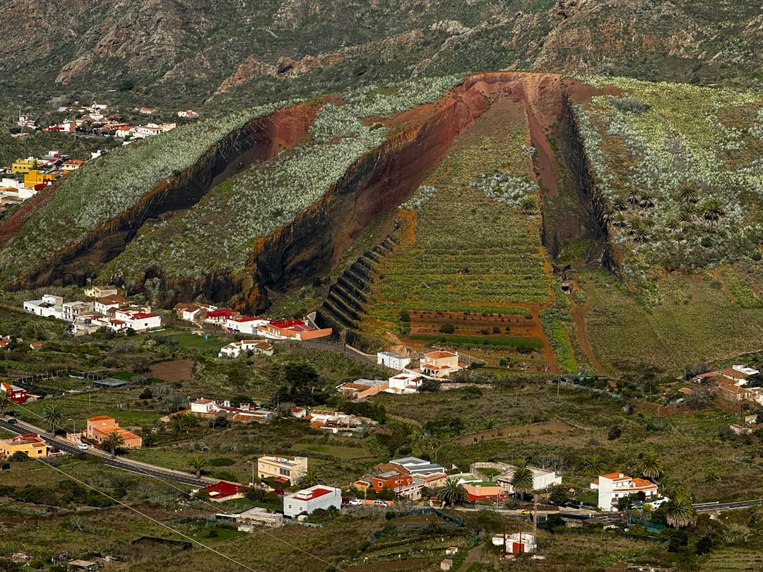 Garrotxa: 40 volcanes apagados entre hayas y senderos - 17800 Olot | Secret World Trip Planner