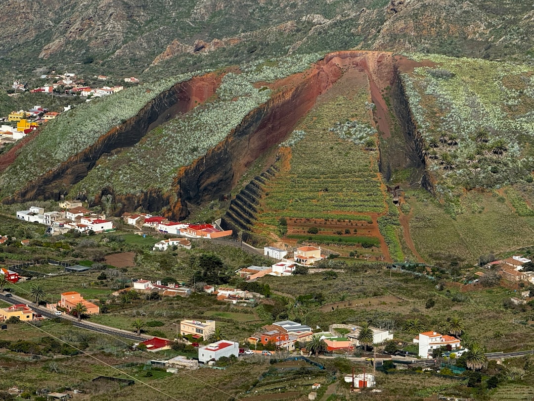 Garrotxa: 40 volcanes apagados entre hayas y senderos - 17800 Olot | Secret World Trip Planner