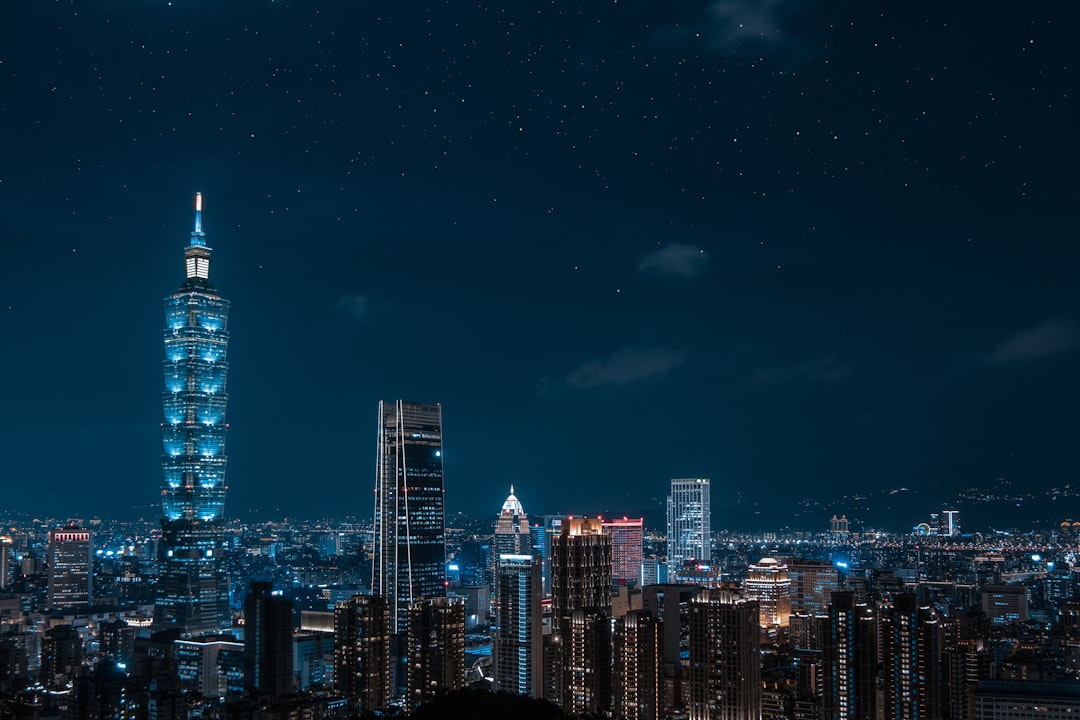 台北101:空に届く竹の形をした超高層ビル - Xinyi District | Secret World Trip Planner