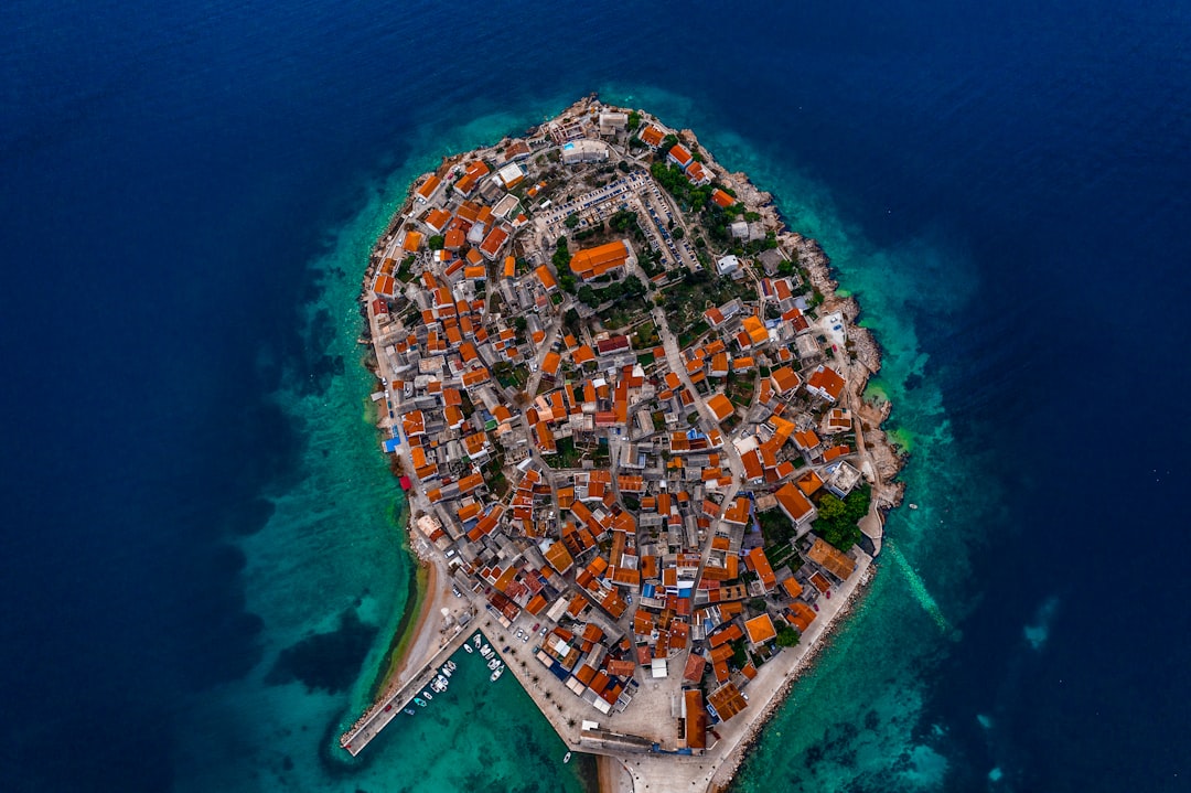 Križić: クロアチアの手つかずの自然の隅 - Podgora | Secret World Trip Planner