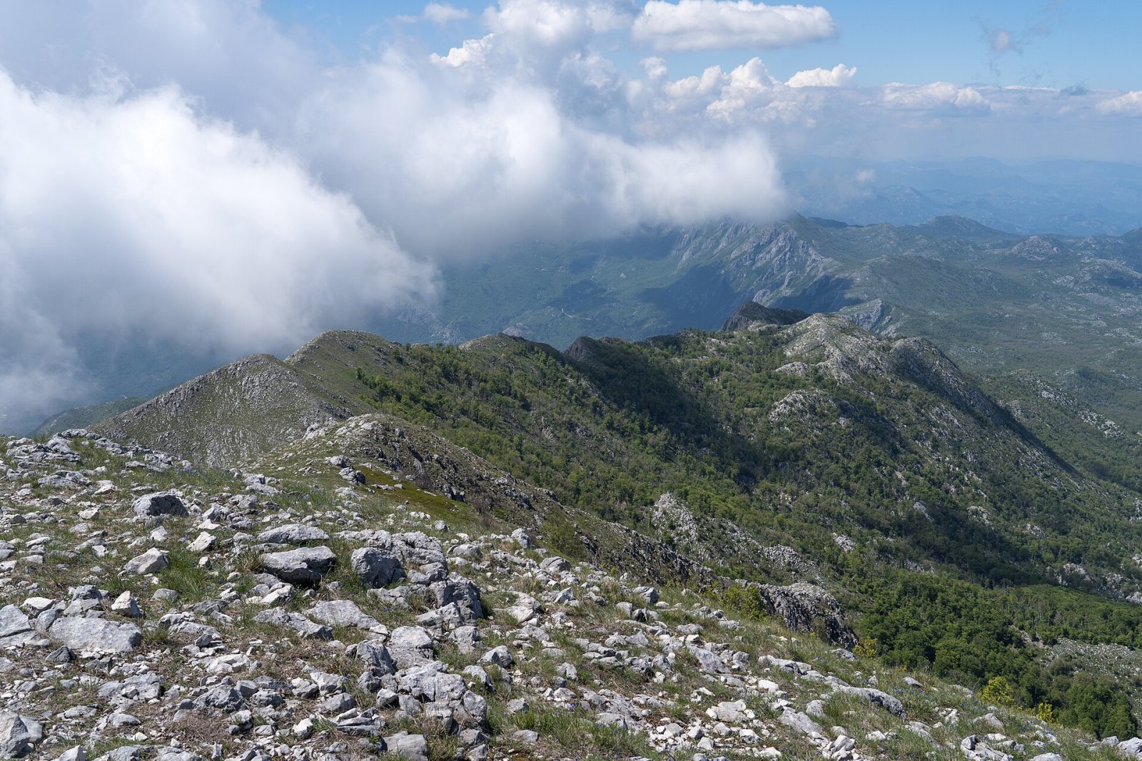 Découvrez Rumija : la montagne sacrée du Monténégro - Veliki Mikulići | Secret World Trip Planner