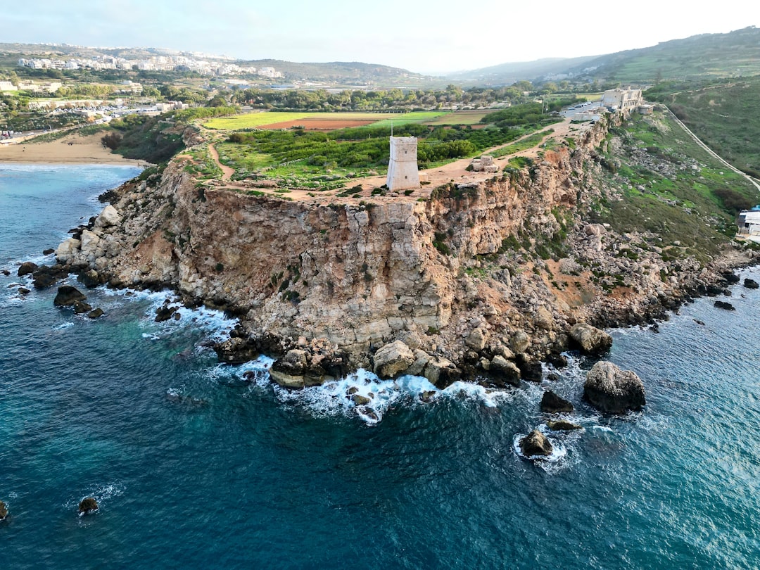 Golden Bay: la playa encantadora de Malta - Mellieħa | Secret World Trip Planner