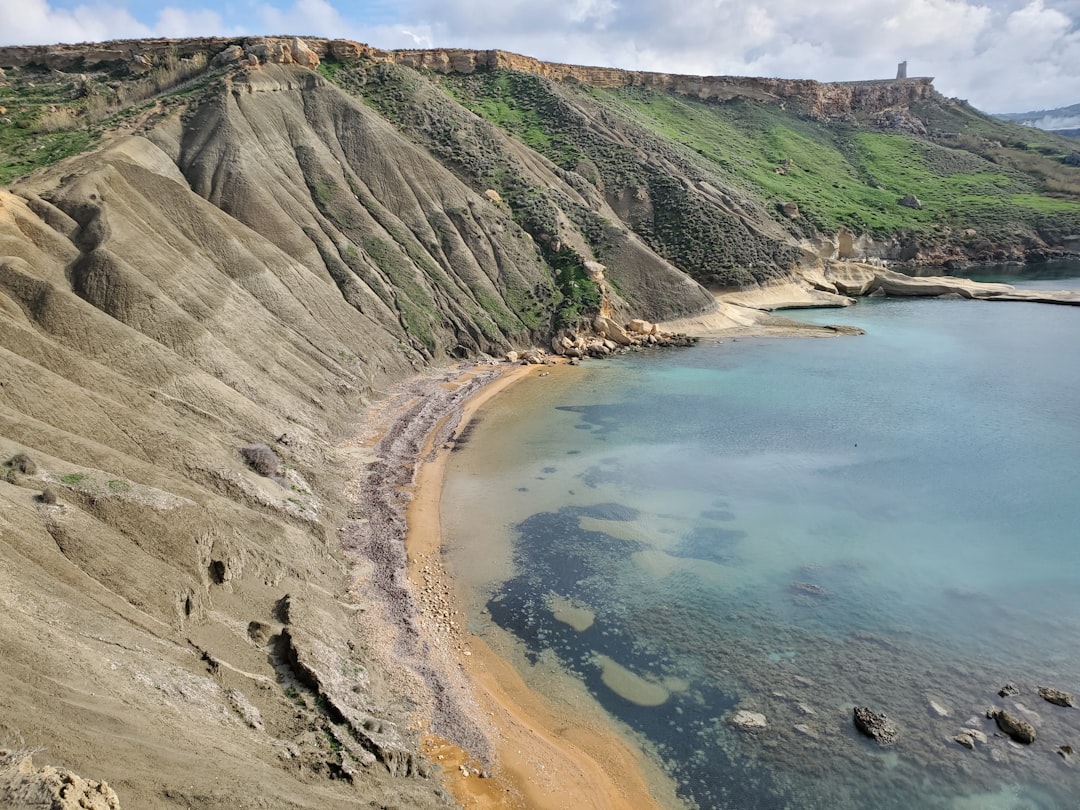 金色海湾：马耳他迷人的海滩 - Mellieħa | Secret World Trip Planner