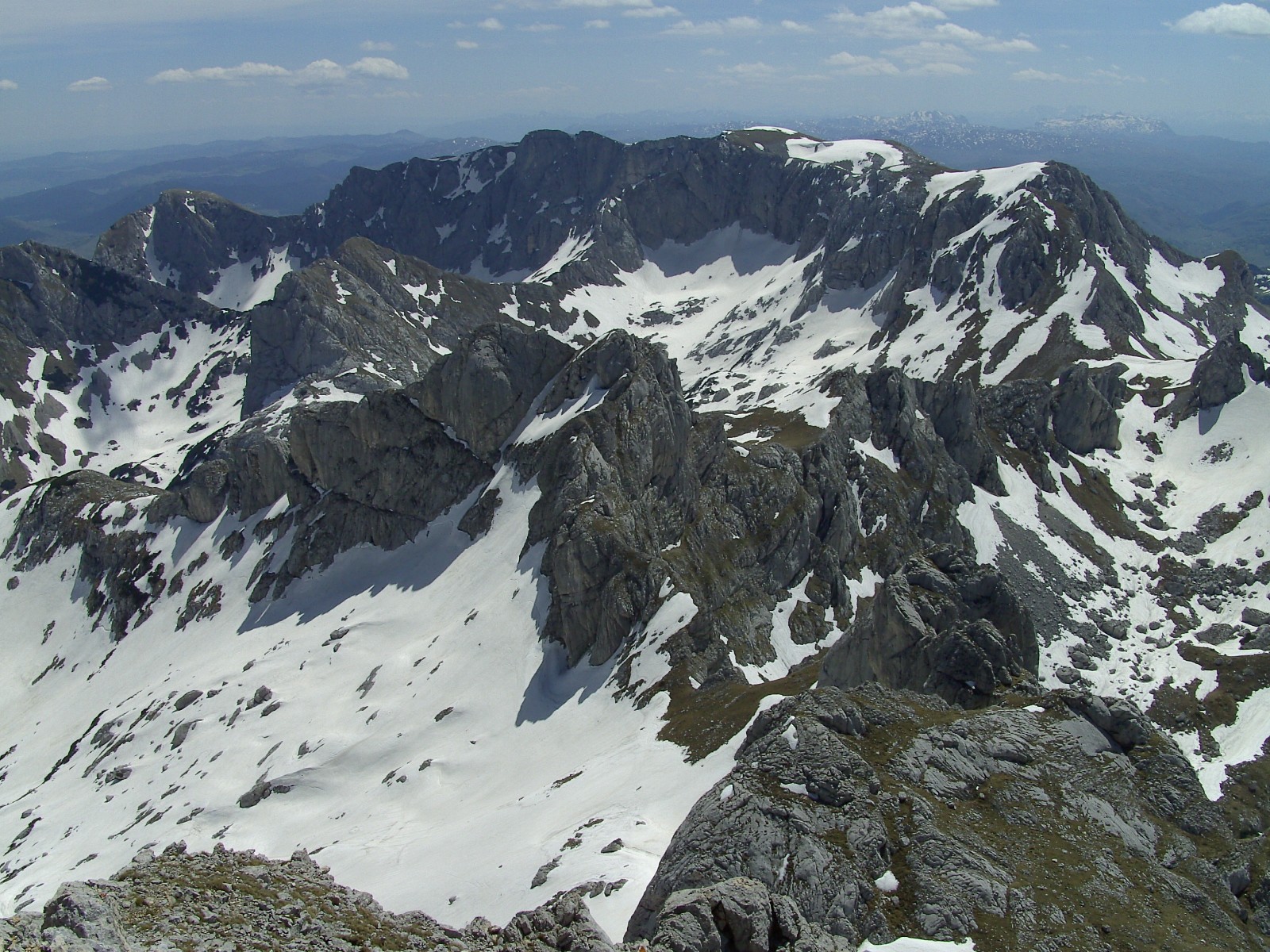 Descubre Sljeme: un rincón de naturaleza virgen en Montenegro - Donja Bukovica | Secret World Trip Planner