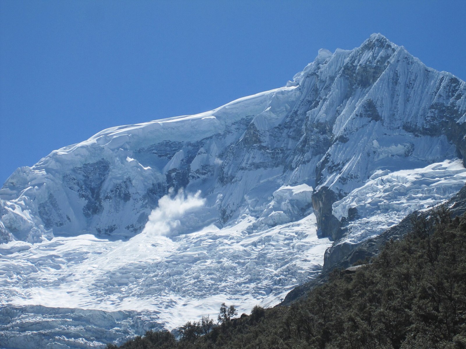 Descubre Ranrapalca: una joya natural del Perú - Collon | Secret World Trip Planner