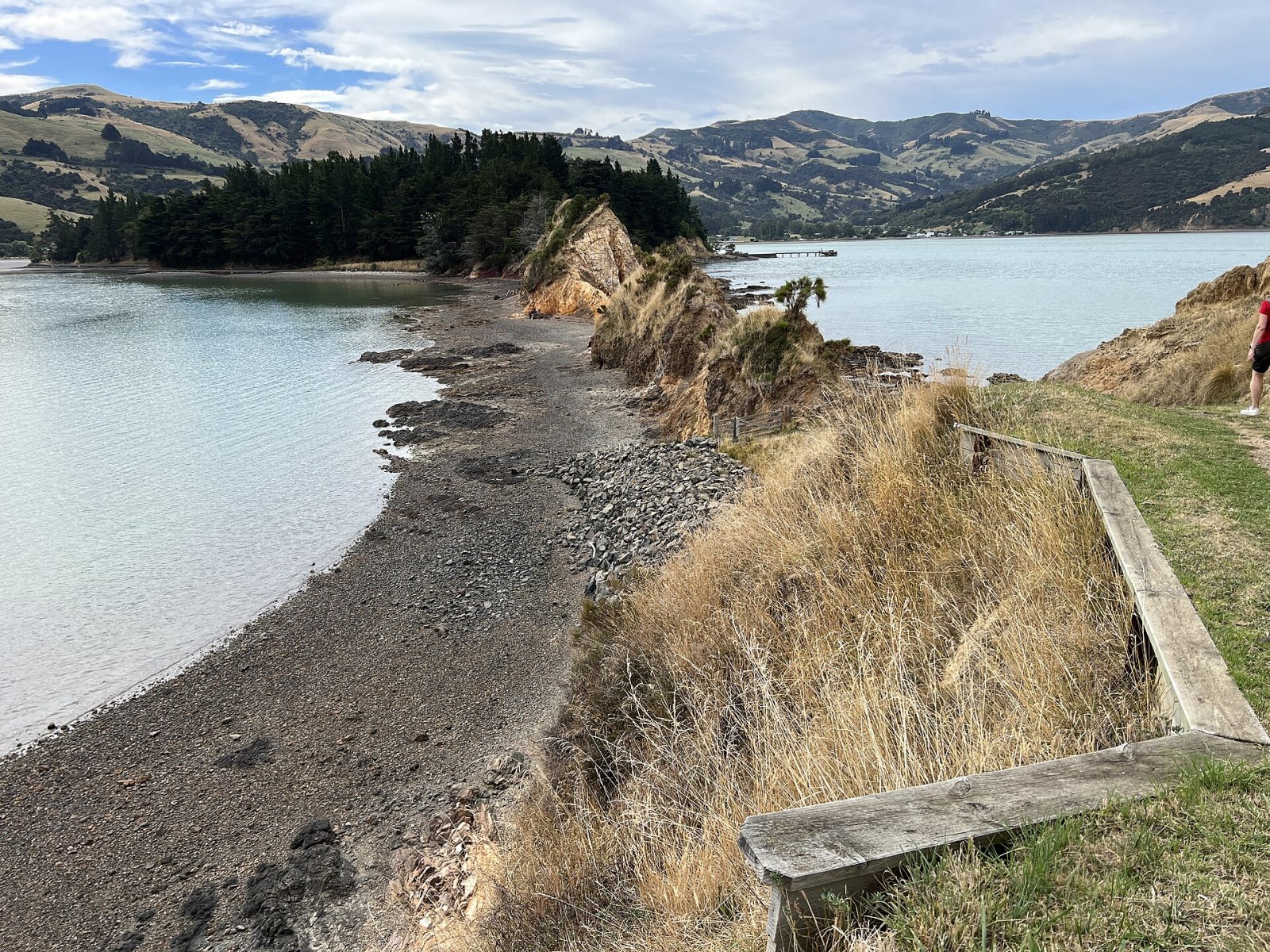 Explorar Ōnawe: Un Viaje a la Historia Maori de Nueva Zelanda - Duvauchelle | Secret World Trip Planner
