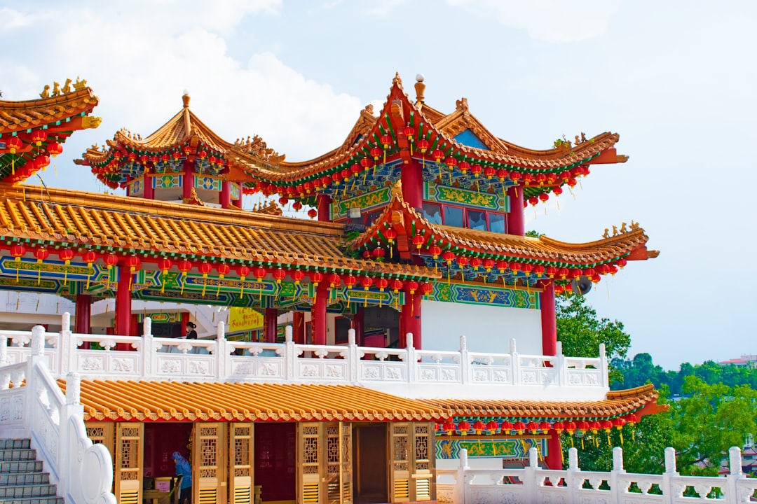 Scopri il fascino del Chinese Temple in Malaysia - Labuan | Secret World Trip Planner