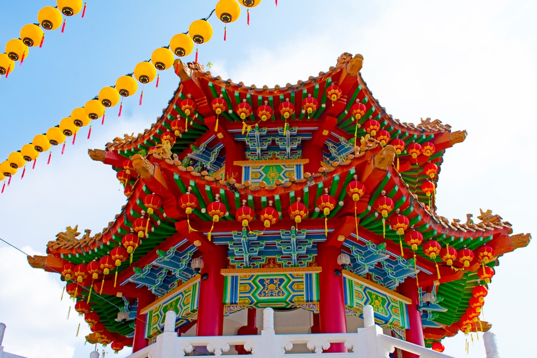 Descubre el encanto del Templo Chino en Malasia - Labuan | Secret World Trip Planner