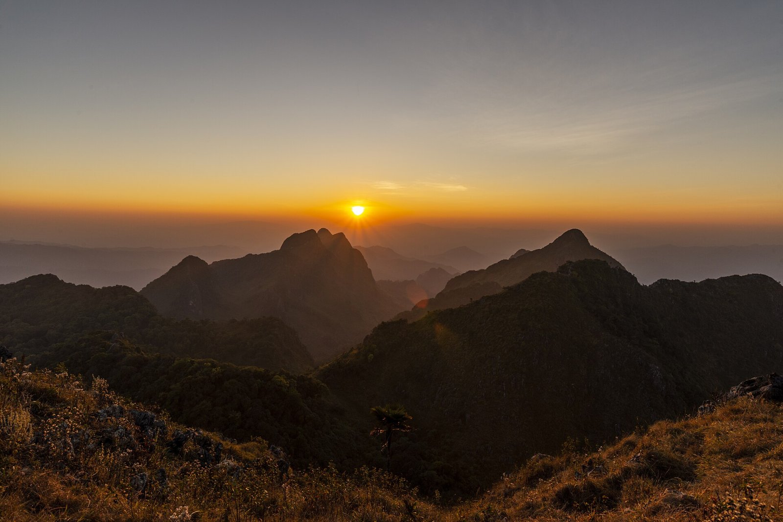 Doi Luang: La Montagna Maestosa della Thailandia - Mueang Phayao District | Secret World Trip Planner