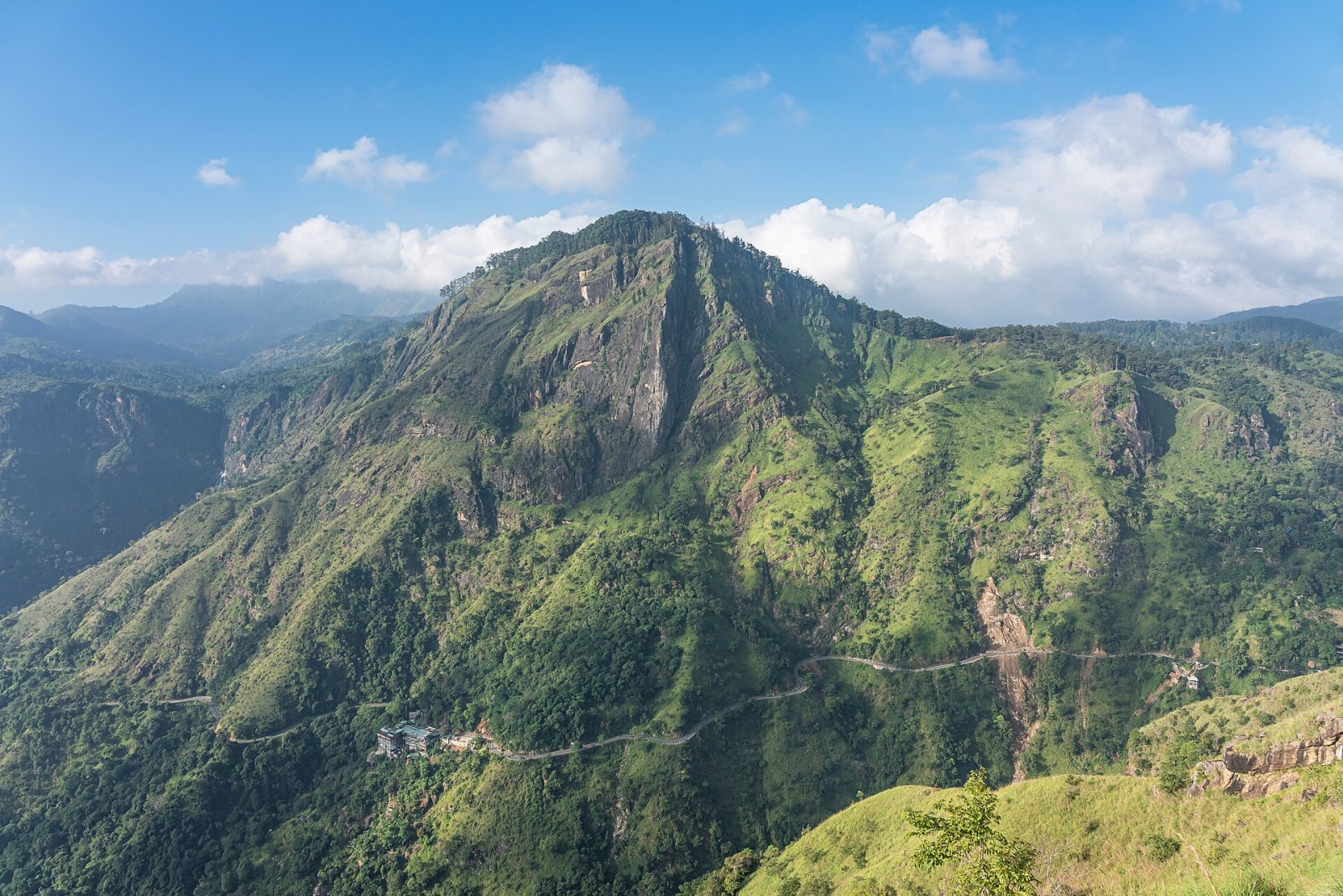 Ella Rock: Un Paraíso Natural en el Corazón de Sri Lanka - Badulla | Secret World Trip Planner