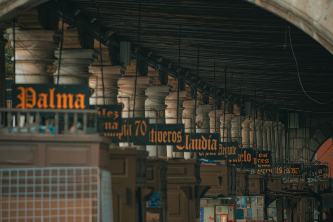 Helsinki : Halles Anciennes, saveurs depuis 1889 - Eteläranta | Secret World Trip Planner