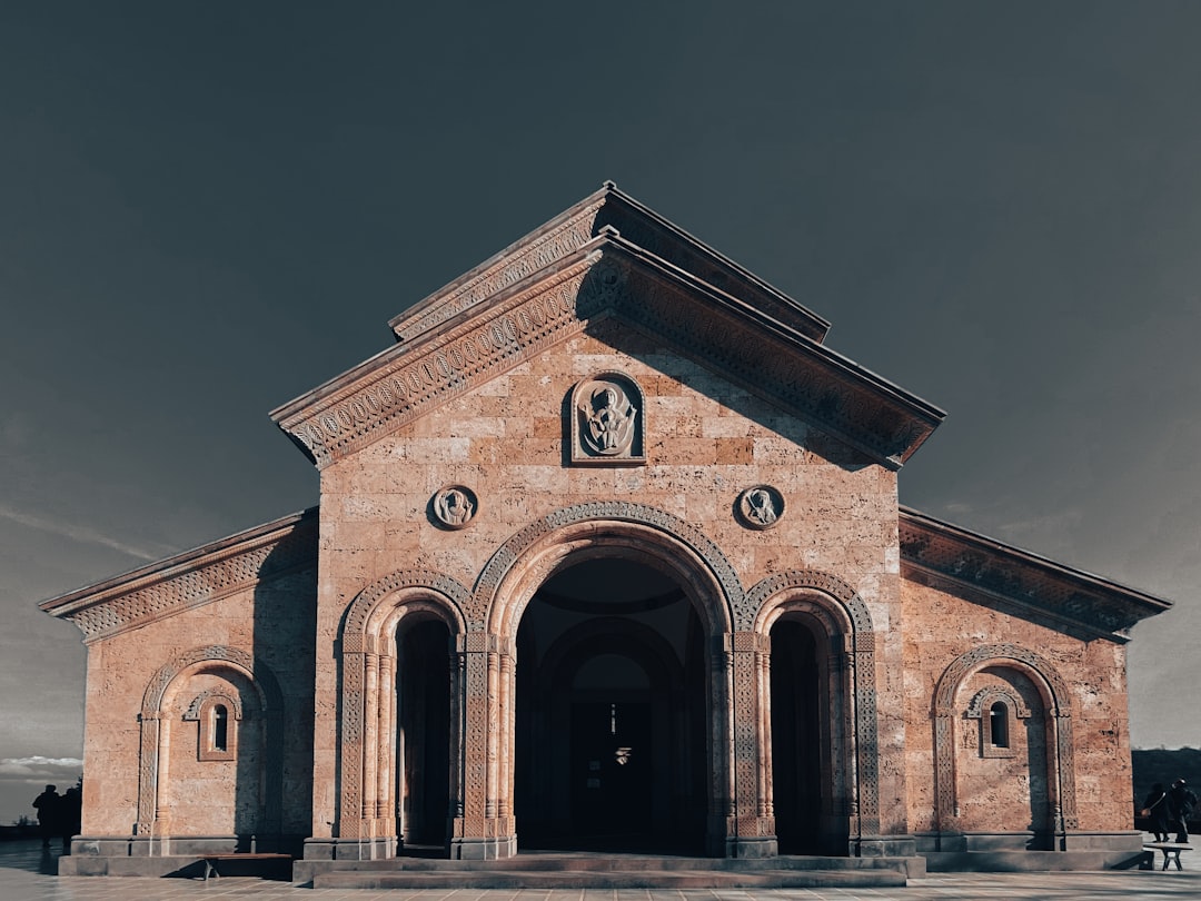 Сигнахи: панорамы Кавказа из крепостного города - Sighnaghi | Secret World Trip Planner