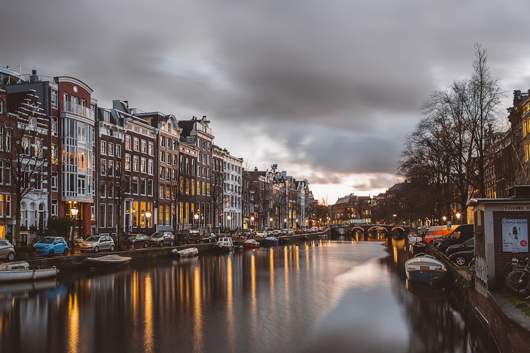 Secret World vs Wanderlog: アムステルダム2026年の最良旅行プランナー - Amsterdam | Secret World Trip Planner