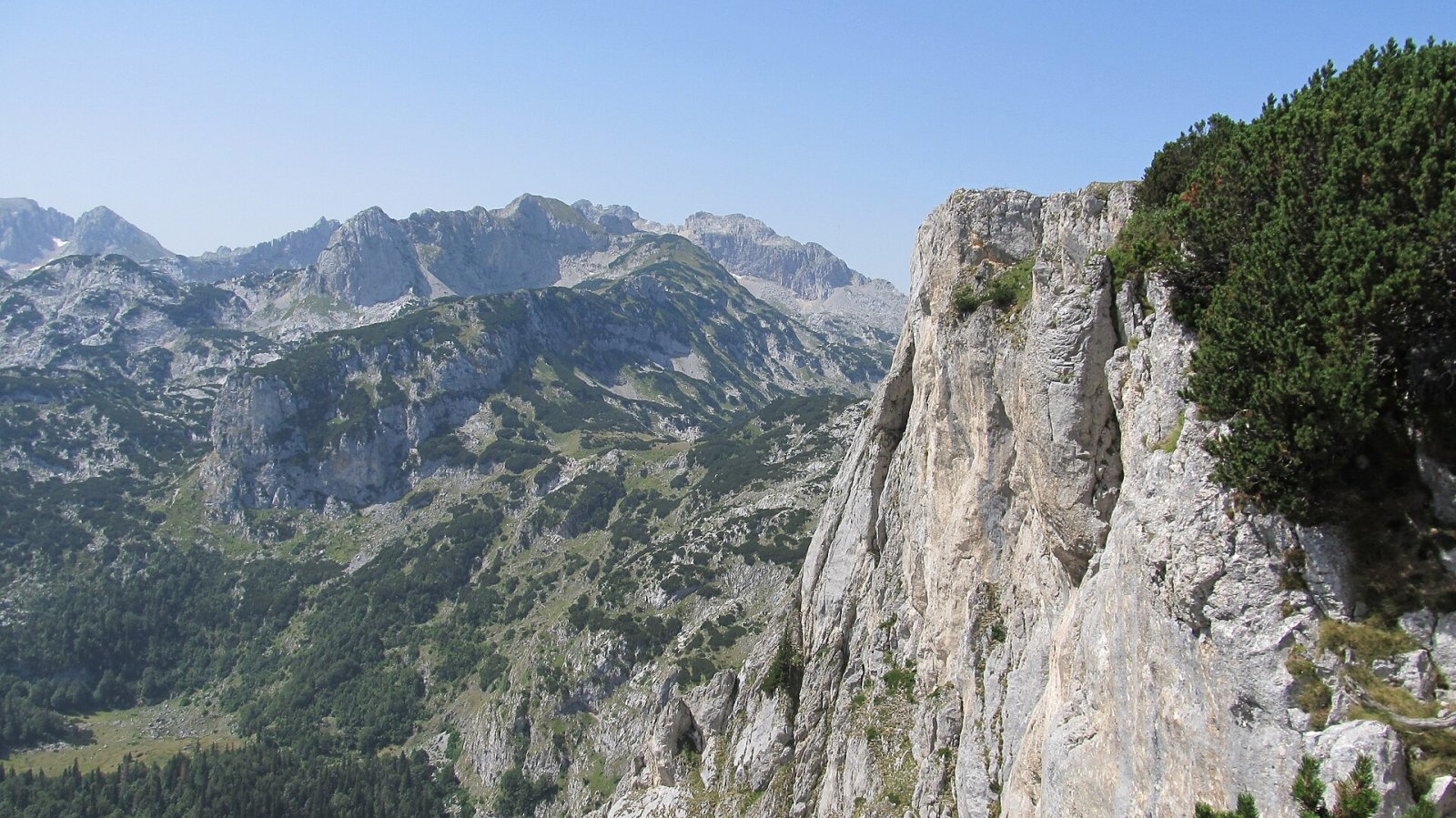 Entdecken Sie Crvena Greda: ein unberührtes Naturparadies in Montenegro - Bosača | Secret World Trip Planner