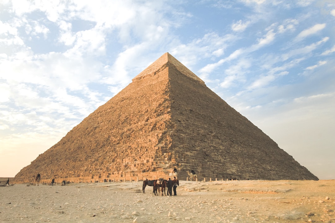 フィロテリスを発見:エジプトの歴史的宝石 - Youssef Al Seddik | Secret World Trip Planner