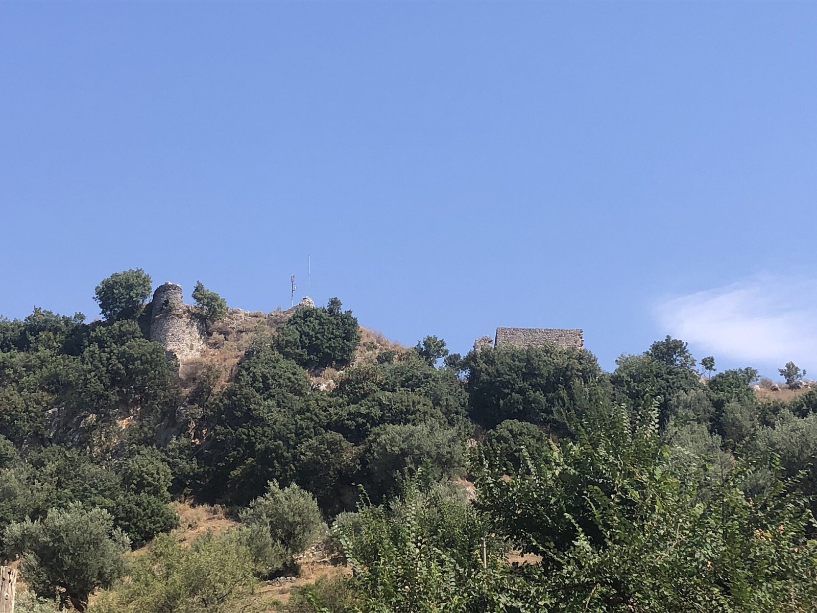 Descubra o Castelo de Delvinë: História e Beleza na Albânia - Delvinë | Secret World Trip Planner