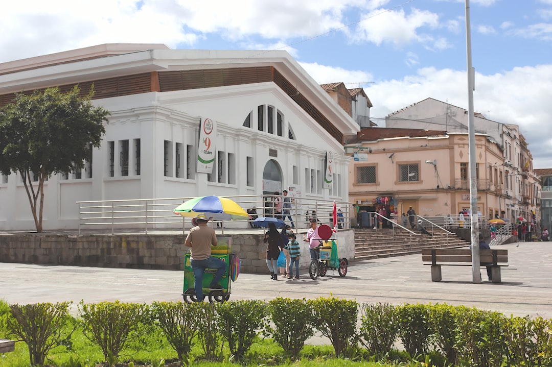 探索厄瓜多尔基多的阿尔贝托·梅纳·卡阿马诺博物馆 - Quito | Secret World Trip Planner