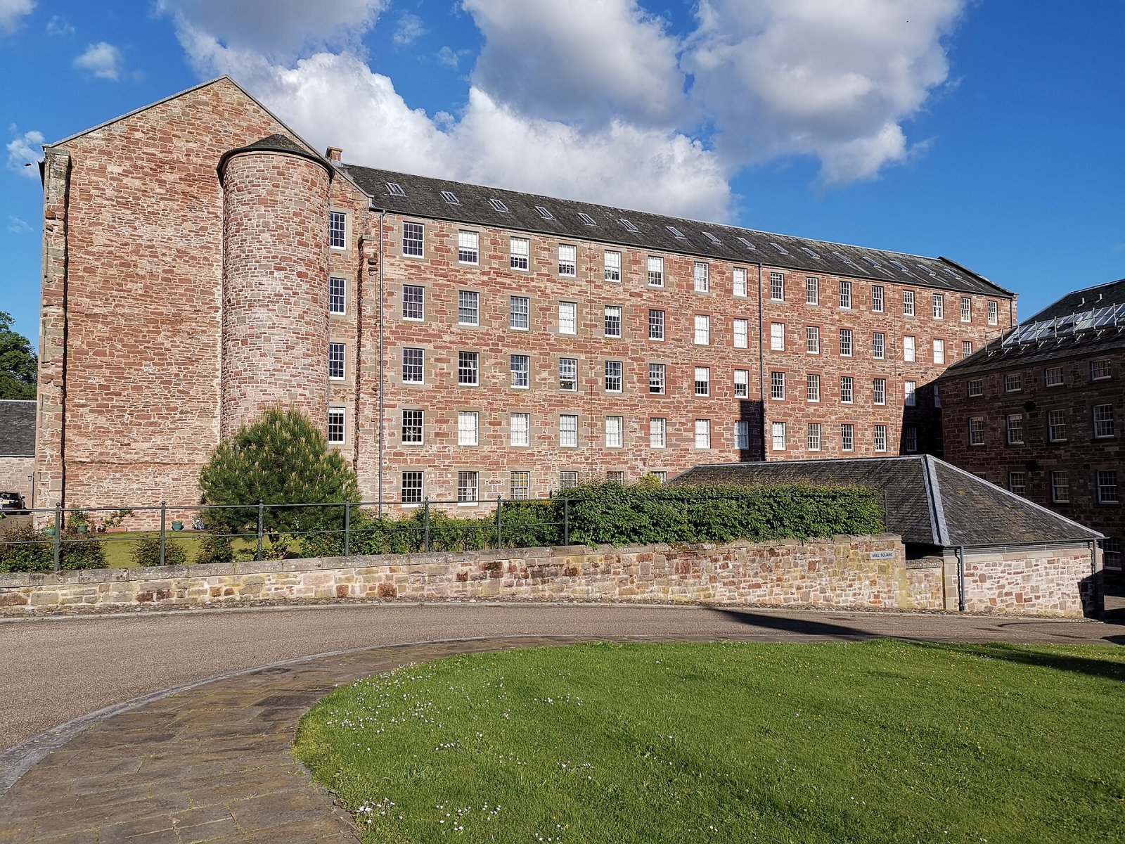 Descubra Stanley Mills: uma joia da cultura escocesa | Secret World Trip Planner