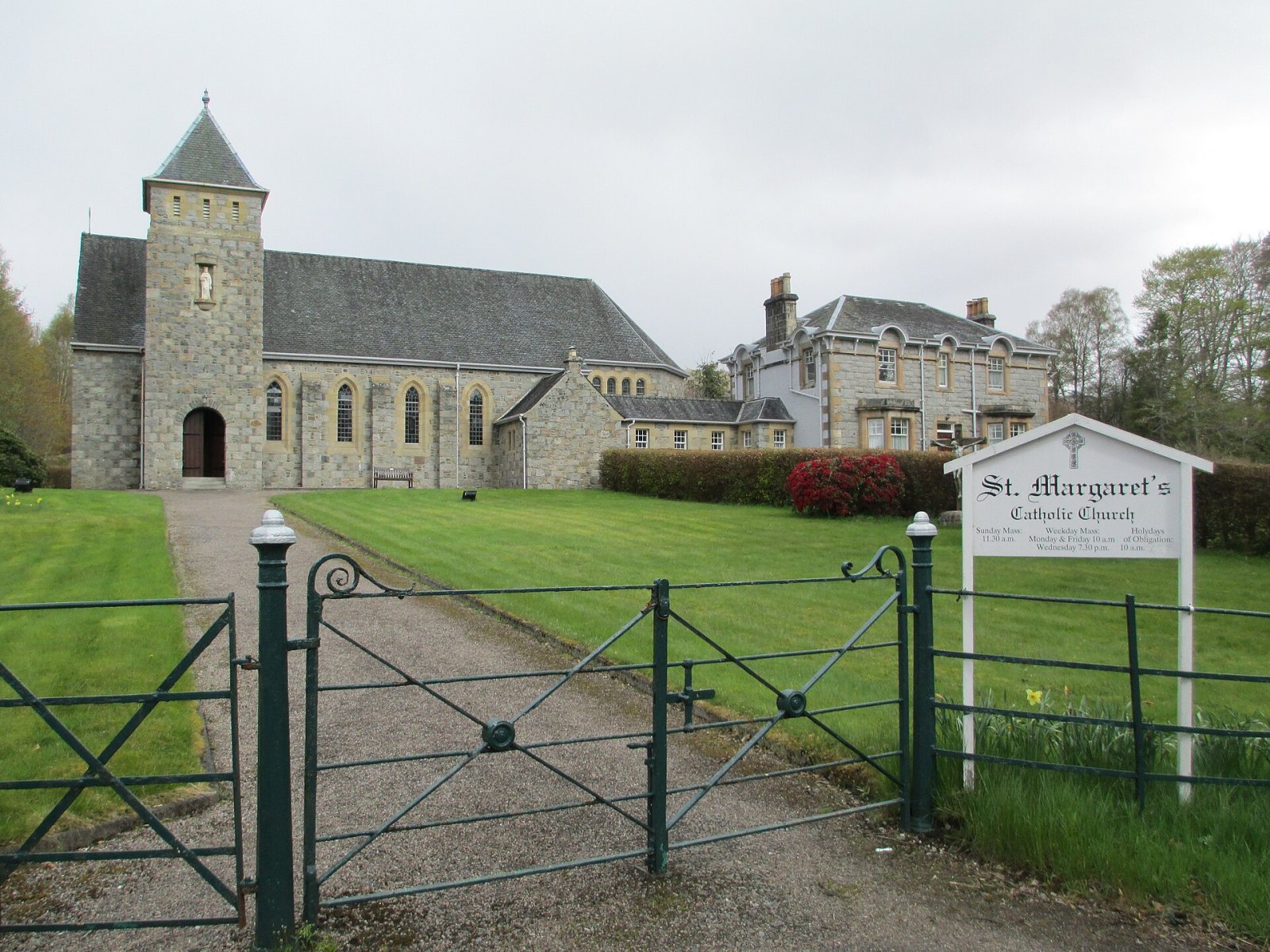 Discover St Margaret's: Edinburgh's Historic Chapel | Secret World Trip Planner