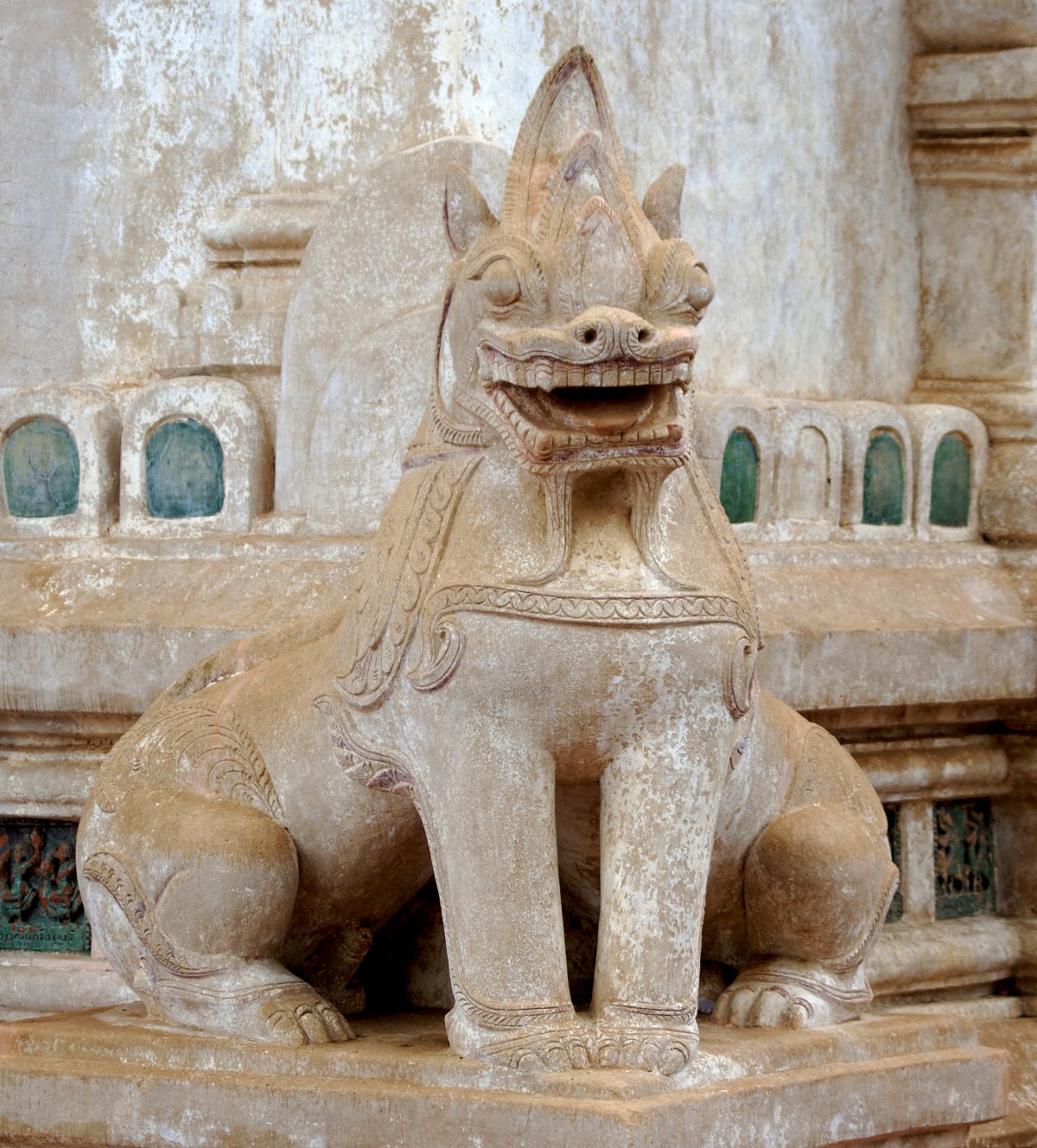 Tempel von Ananda: Die goldenen Buddhas von Bagan - မြင်းကပါ | Secret World Trip Planner