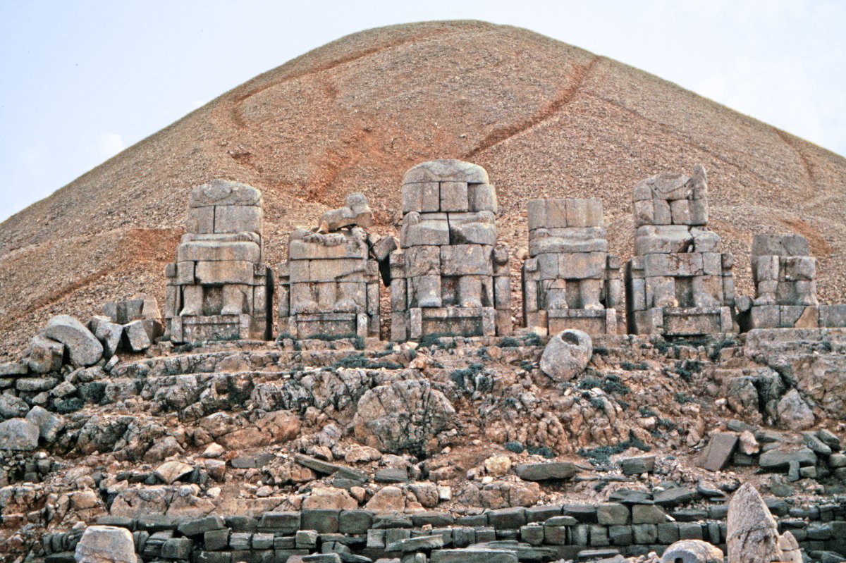 蒙特尼姆鲁特:挑战时间的石雕头像 - Nemrut Dağı Yolu | Secret World Trip Planner