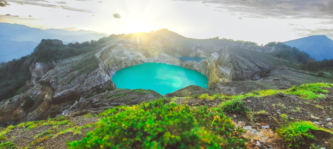 Kelimutu: los tres lagos volcánicos de colores únicos - Ende Regency | Secret World Trip Planner