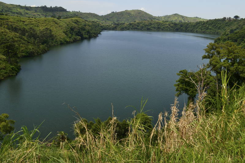 니나무부가 호수: 카발레의 숨겨진 분화구 호수 - Lake Nyinambuga | Secret World Trip Planner
