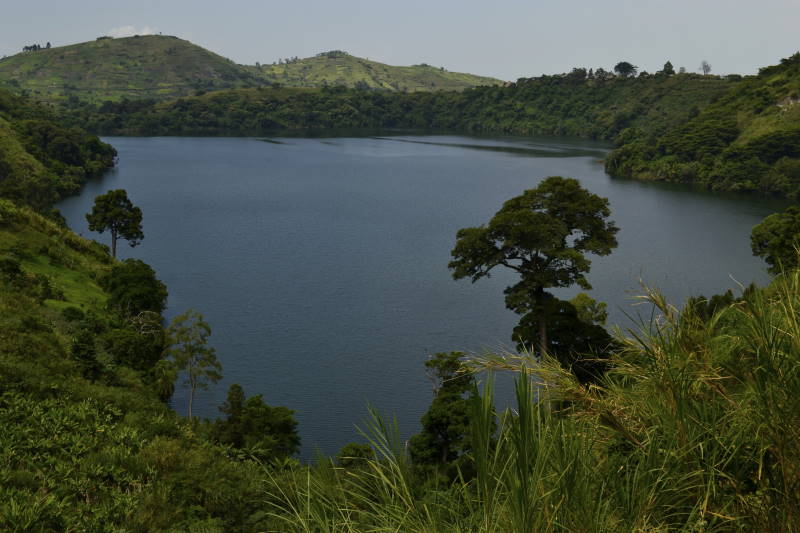 ニニャンブガ湖:カバレの隠れた火口湖 - Lake Nyinambuga | Secret World Trip Planner