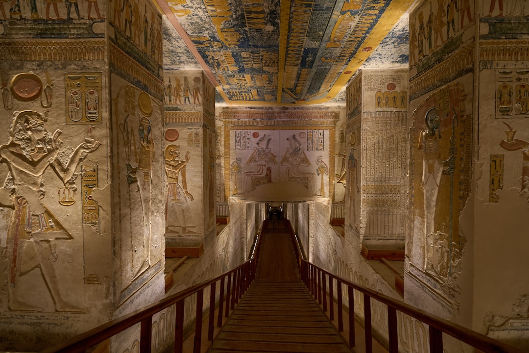 Découvrez Qasr Dusch : une forteresse historique en Égypte | Secret World Trip Planner