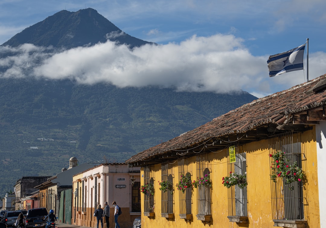 Explorando El Shaddai: Uma Viagem pela Espiritualidade Guatemalteca - Ciudad de Guatemala | Secret World Trip Planner