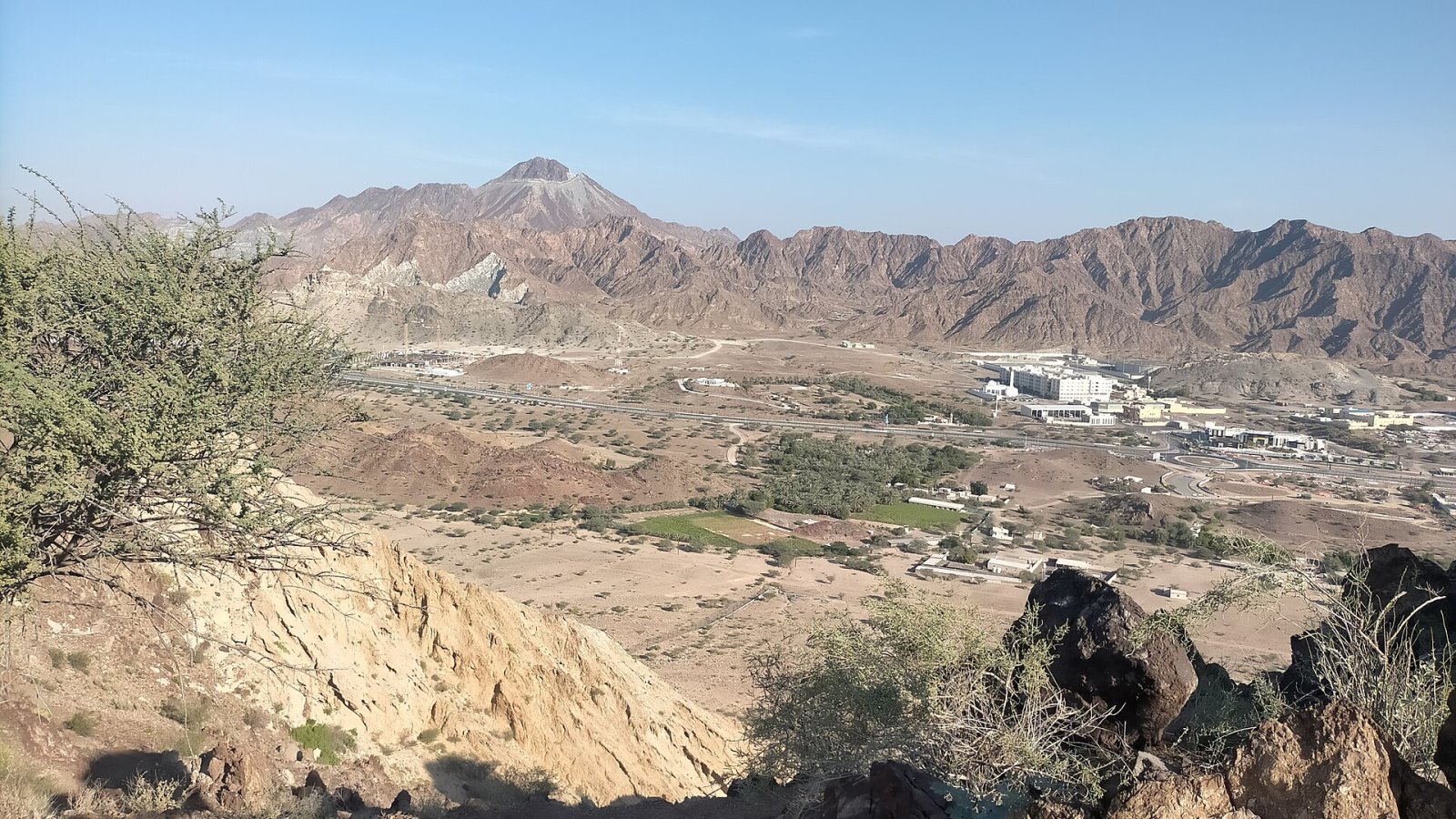 Откройте для себя Джабаль аль-Абиад: природная красота Омана - Sur Masirah | Secret World Trip Planner