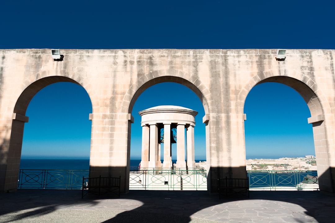 Descubre el Arco de Hompesch en Malta: Historia y Belleza - Ħaż-Żabbar | Secret World Trip Planner