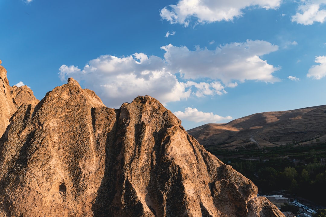 Kandovan : le village sculpté dans la roche - Q7V2+Q3H | Secret World Trip Planner