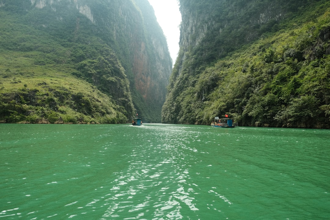 칼데이론 베르데의 레바다: 산타나의 숲과 폭포 - Levada do Caldeirão Verde | Secret World Trip Planner