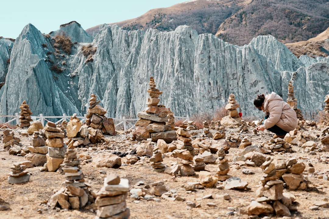 Symphonie de pierres : le canyon de basalte à Garni - 4P8R+9H6 | Secret World Trip Planner