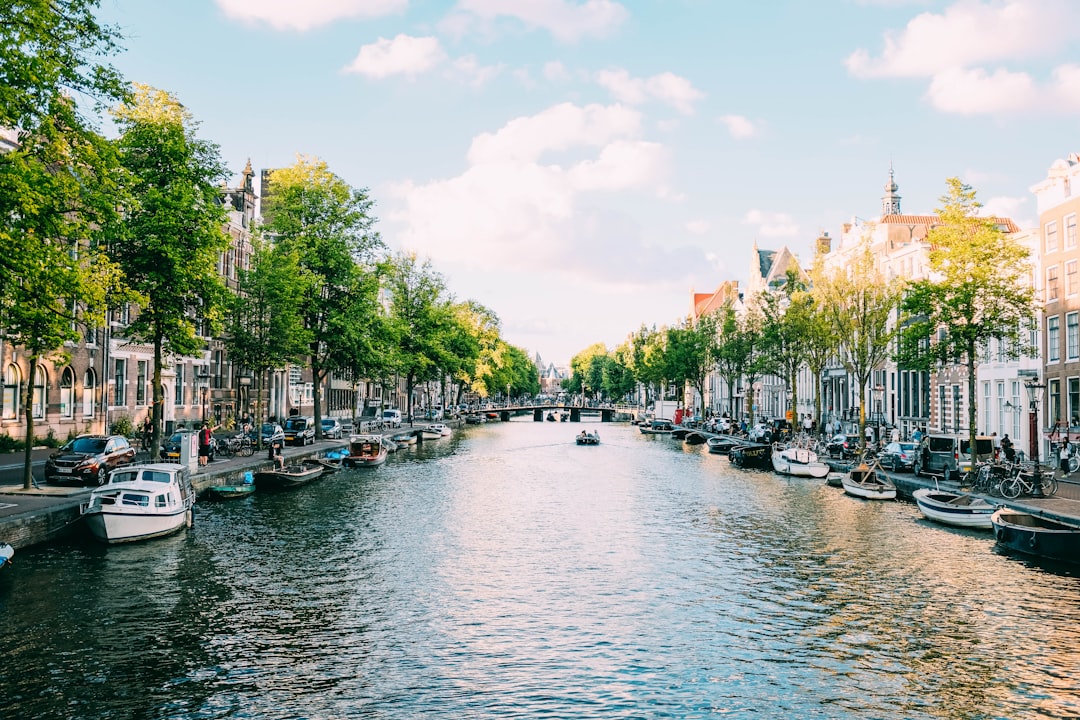 Planejador de Viagens AI: Avaliação em Amsterdã 2026 - Amsterdam | Secret World Trip Planner