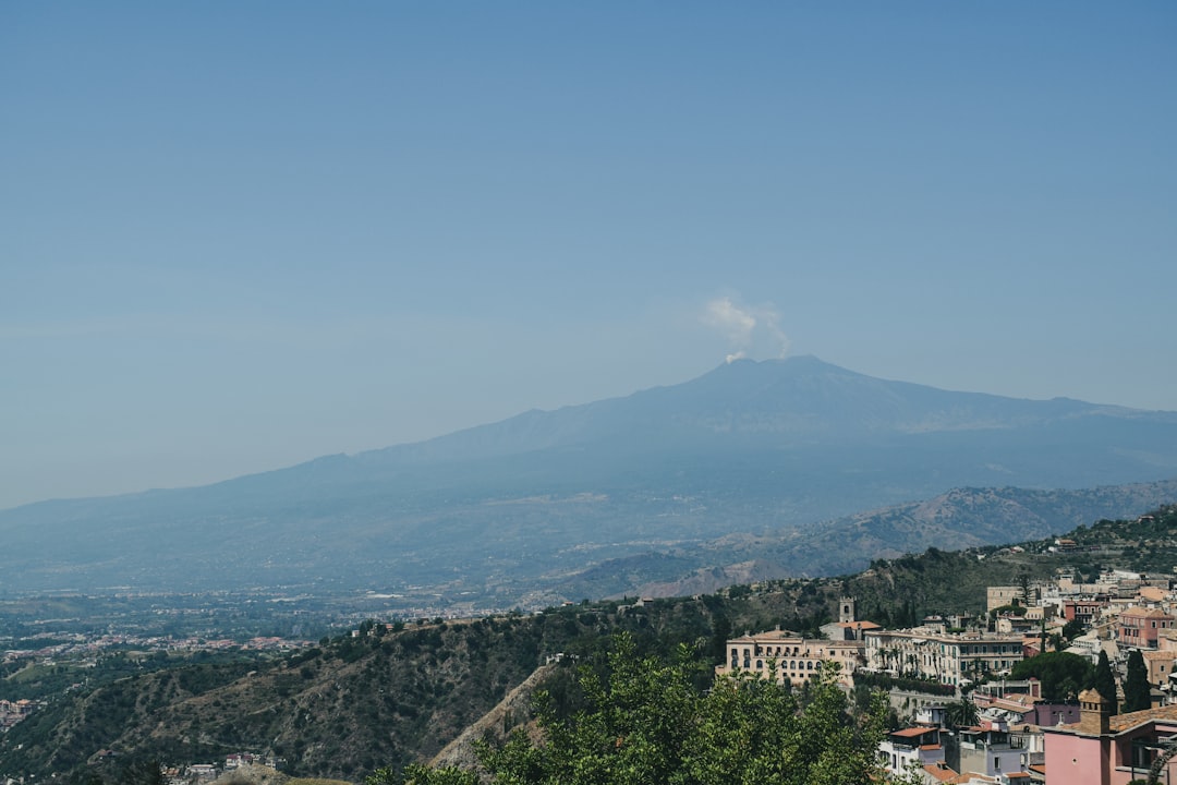 アレナル火山:ラ・フォルトゥナの絶景と溶岩道 - San Carlos | Secret World Trip Planner