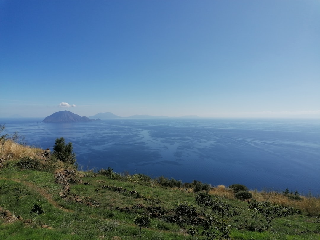 アレナル火山:ラ・フォルトゥナの絶景と溶岩道 - San Carlos | Secret World Trip Planner