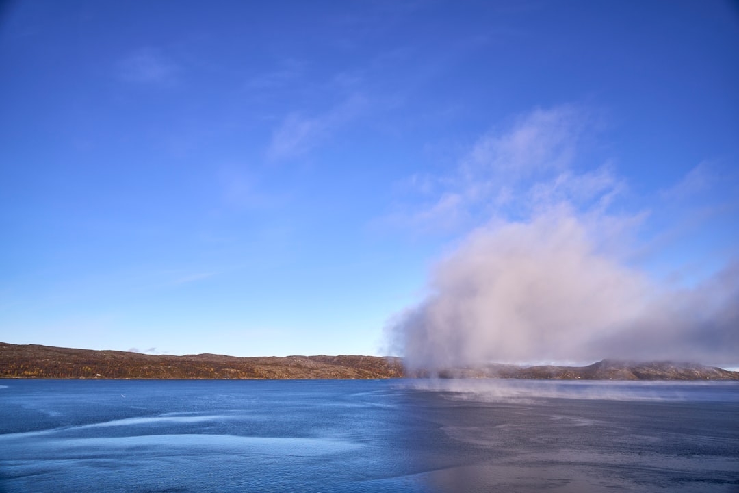 ストロックル:10分ごとに噴出するアイスランドの間欠泉 - Hafnartún | Secret World Trip Planner
