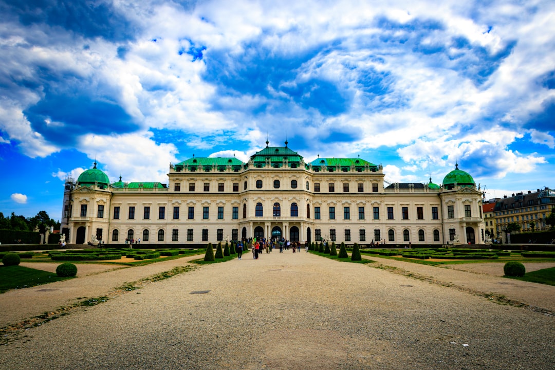 秘密世界与Wanderlog:选择哪个维也纳旅行规划工具? - Vienna | Secret World Trip Planner