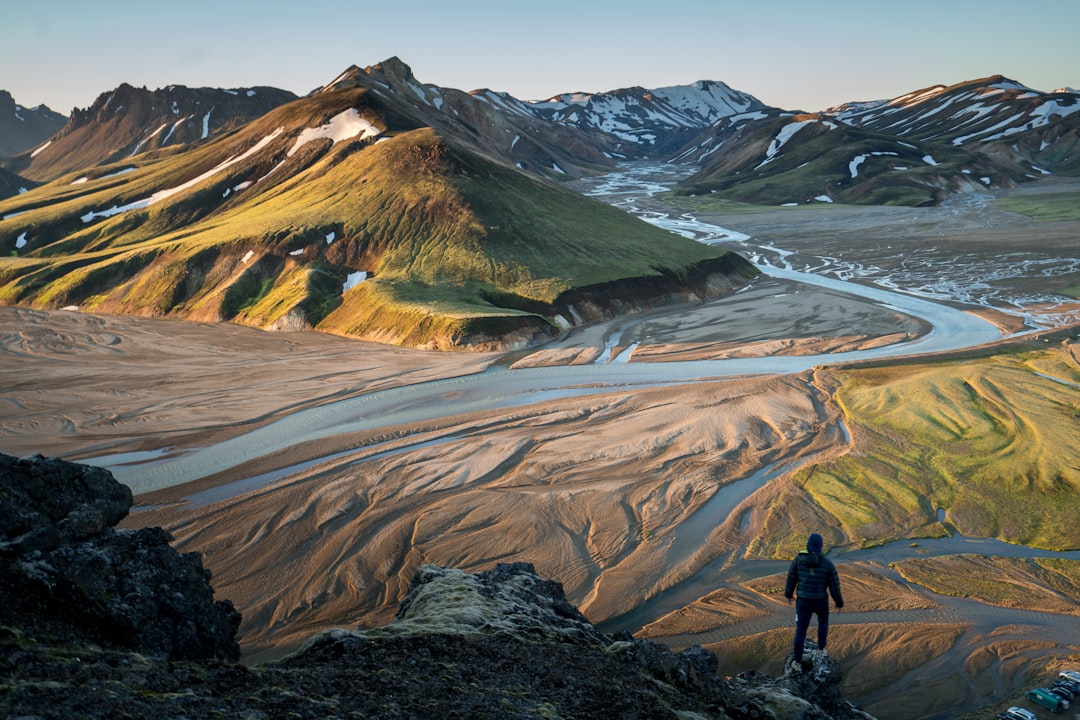 Откройте магию Hundraðmannahellir, исландской пещеры - Vestmannaeyjar | Secret World Trip Planner