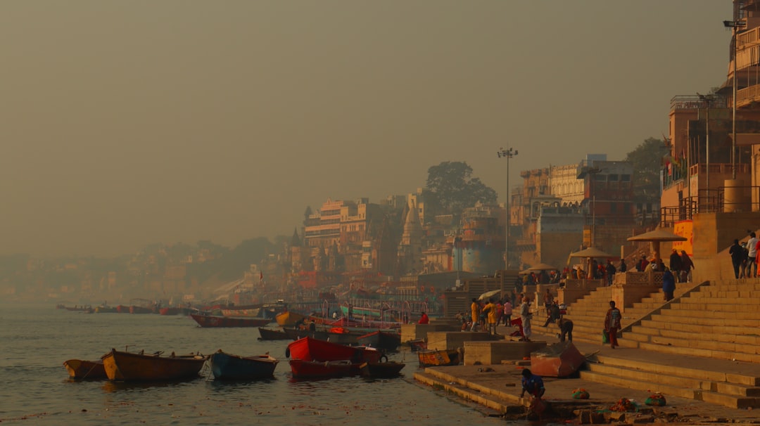 マニカルニカ・ガート：ヴァラナシの永遠の火 — Varanasi