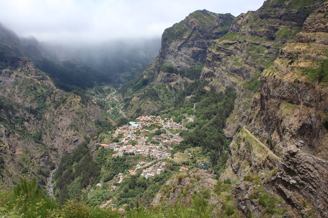 Pico do Arieiro : panoramas au-dessus des nuages à Madère - Pico do Arieiro | Secret World Trip Planner