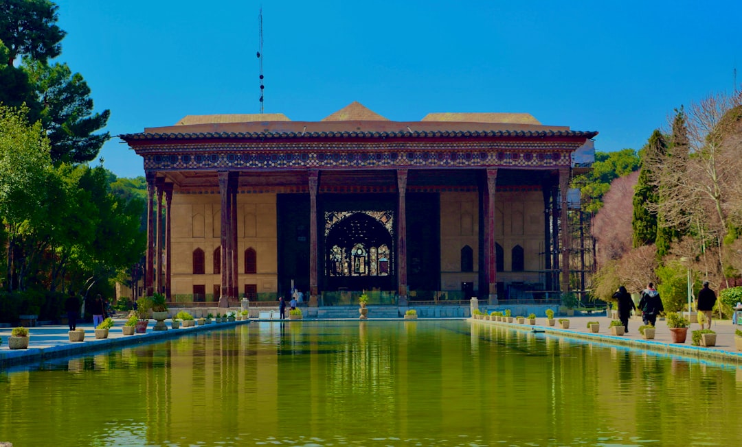 Chehel Sotoun: el pabellón de los cuarenta espejos - Esfahan | Secret World Trip Planner